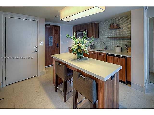 6801 Collins Ave #309, Miami Beach FL 33141
