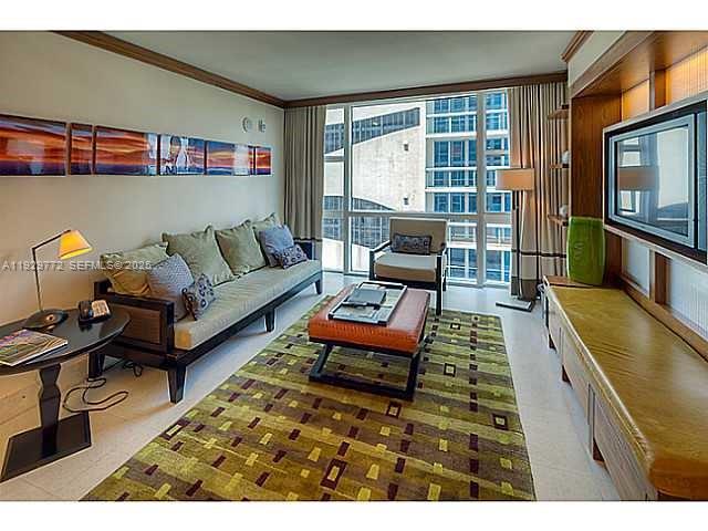 6801 Collins Ave #309, Miami Beach FL 33141