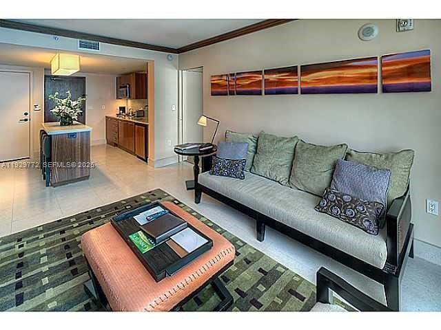 6801 Collins Ave #309, Miami Beach FL 33141