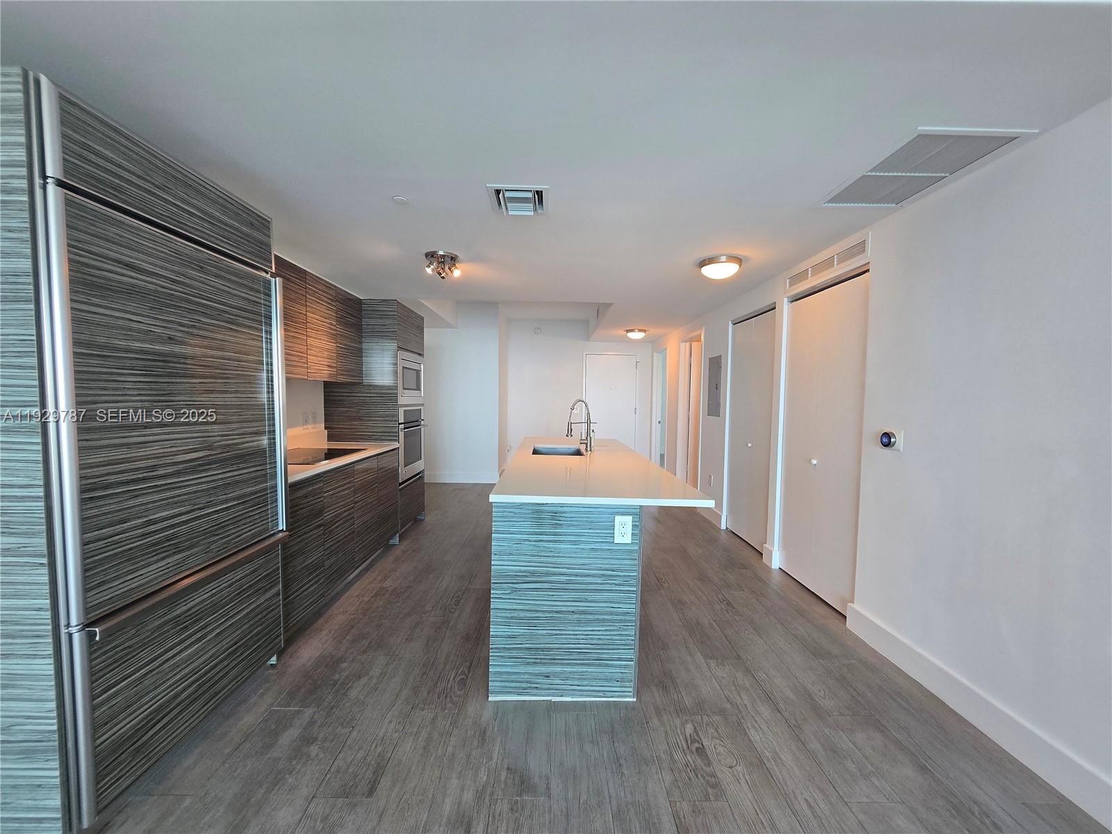 460 NE 28th St #2407, Miami FL 33137