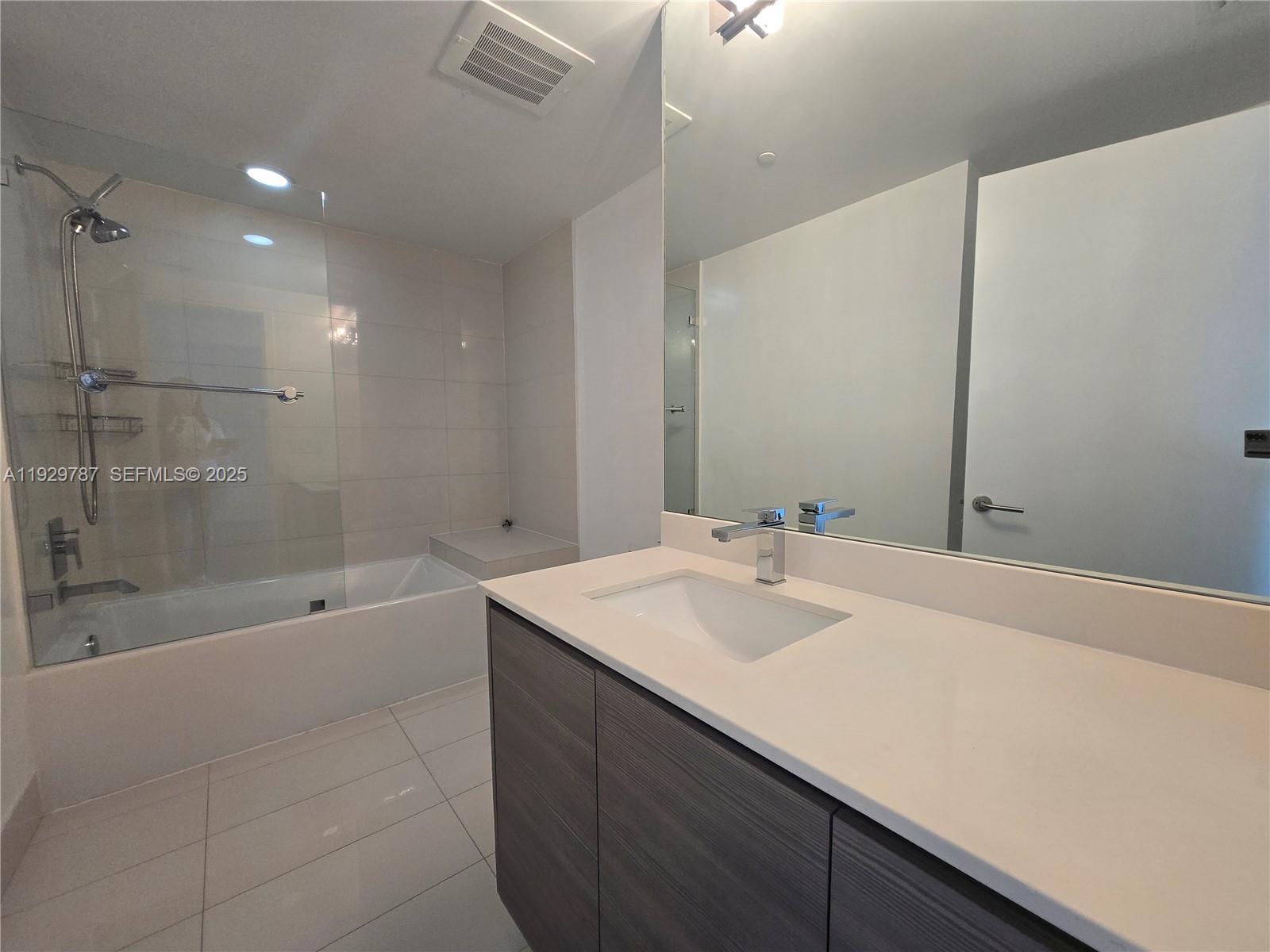 460 NE 28th St #2407, Miami FL 33137