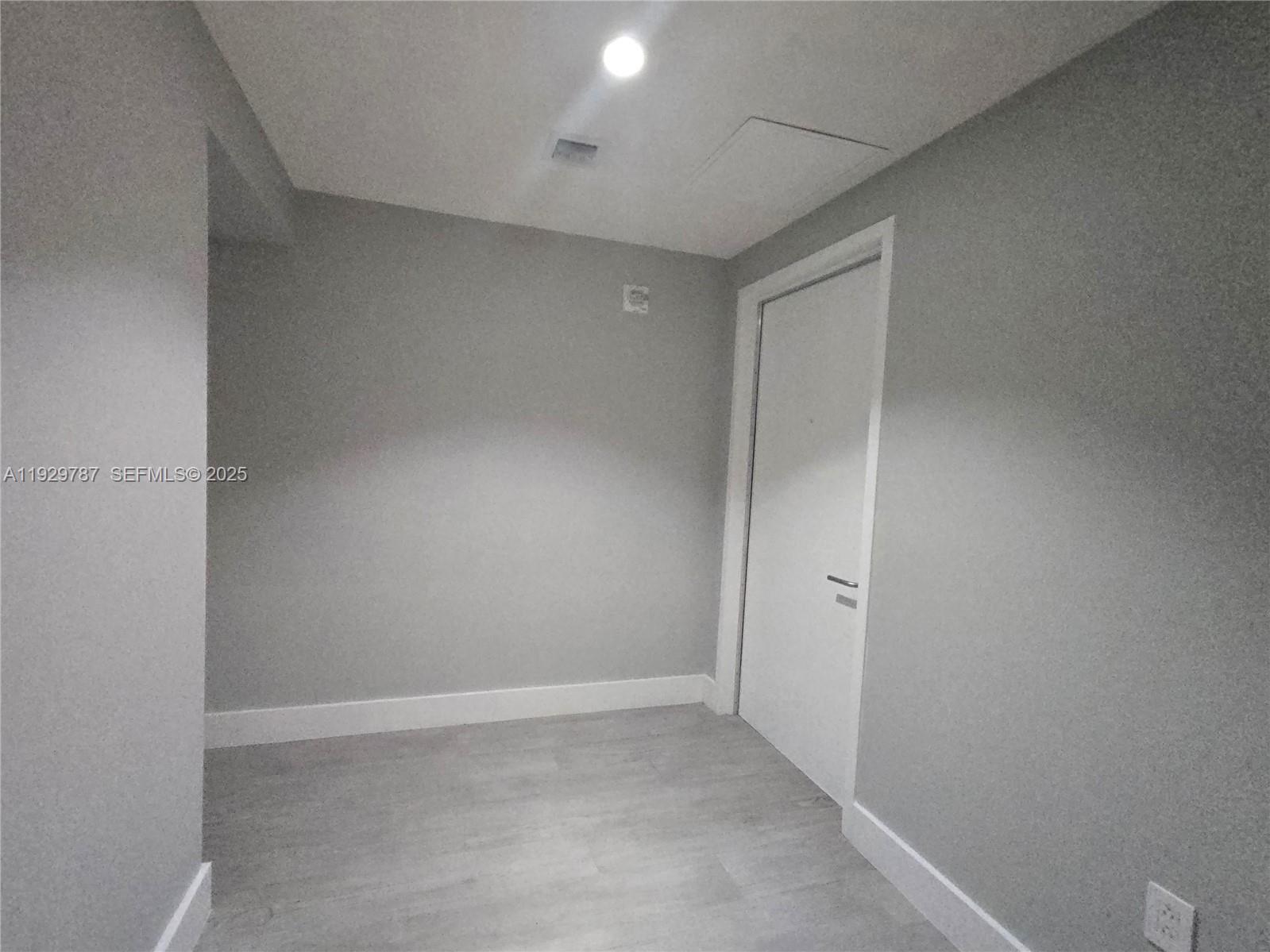 460 NE 28th St #2407, Miami FL 33137