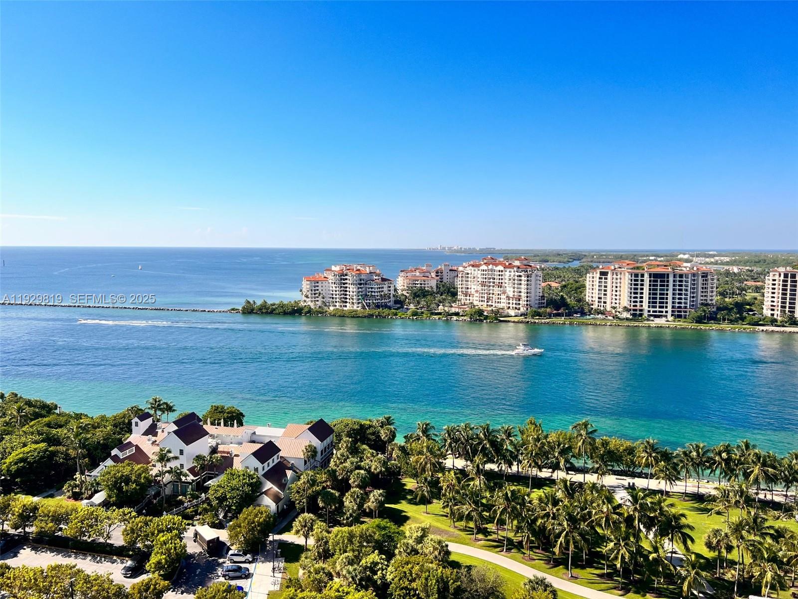 400 S Pointe Dr #2105, Miami Beach FL 33139