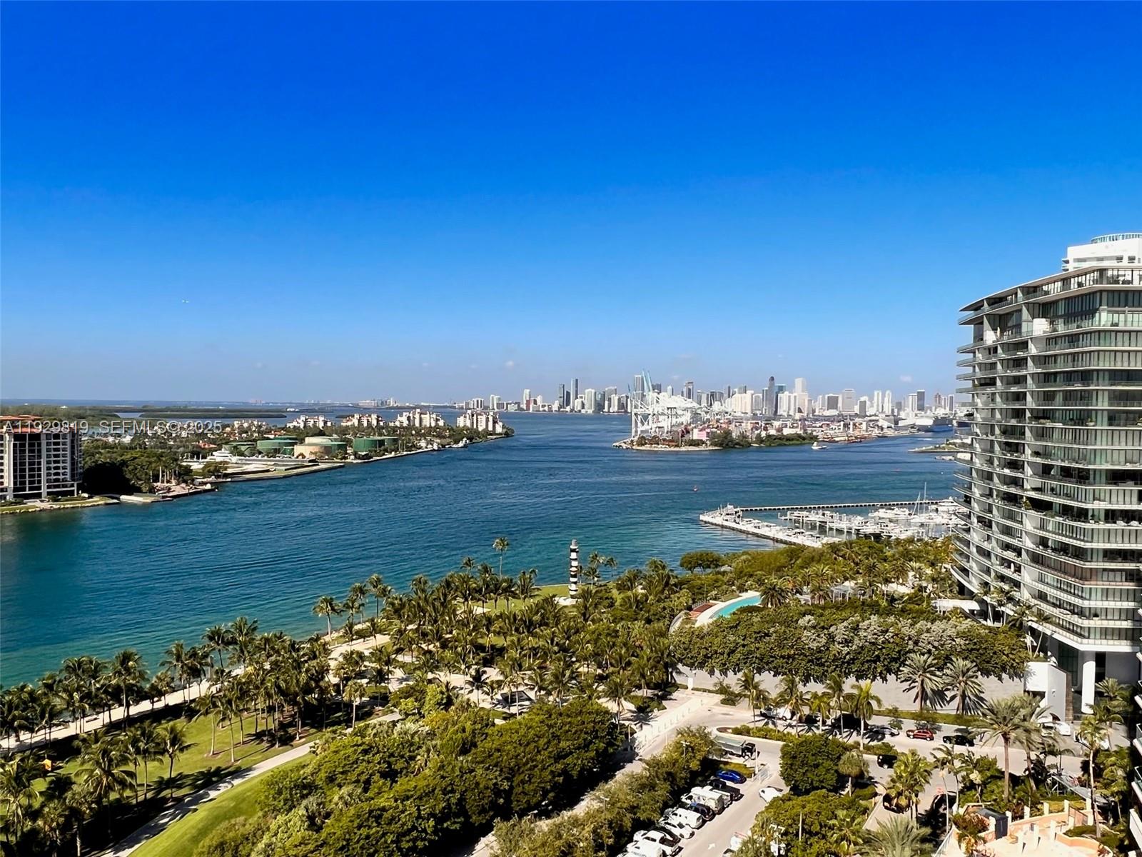 400 S Pointe Dr #2105, Miami Beach FL 33139