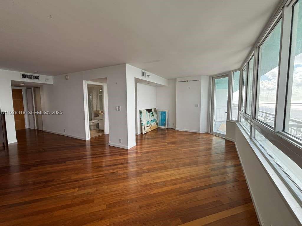 400 S Pointe Dr #2105, Miami Beach FL 33139