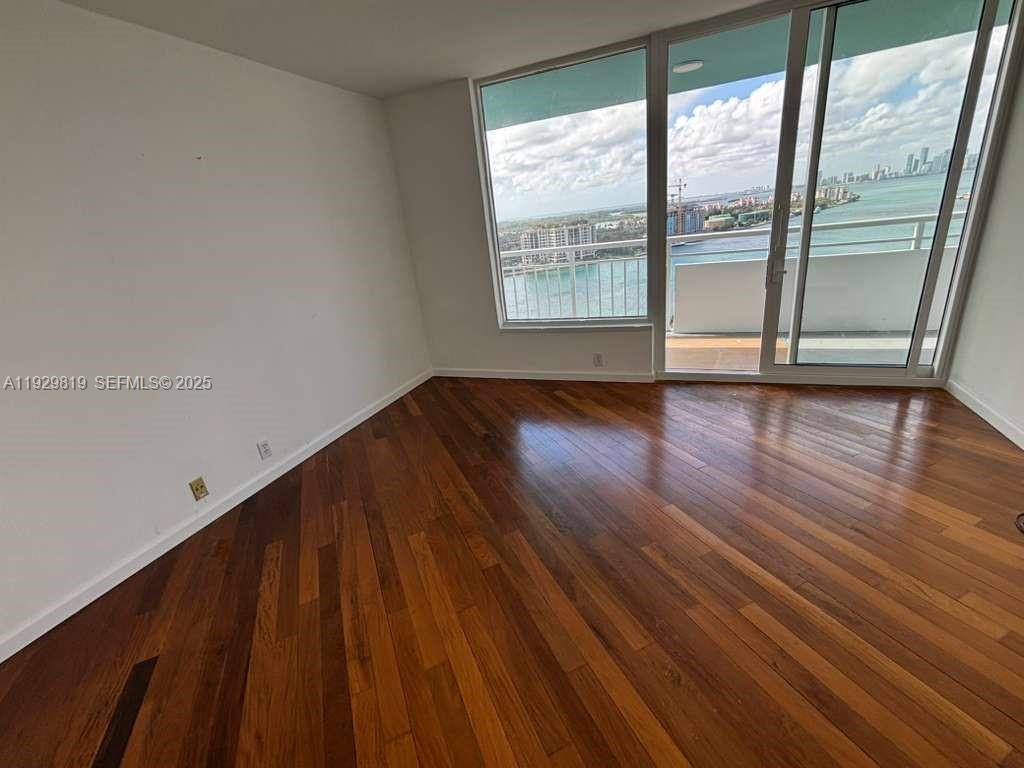 400 S Pointe Dr #2105, Miami Beach FL 33139