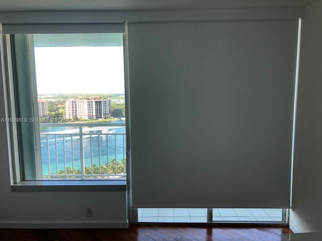 400 S Pointe Dr #2105, Miami Beach FL 33139