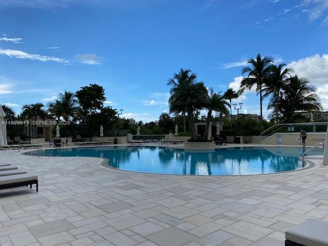 400 S Pointe Dr #2105, Miami Beach FL 33139