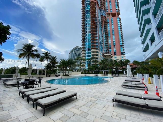 400 S Pointe Dr #2105, Miami Beach FL 33139