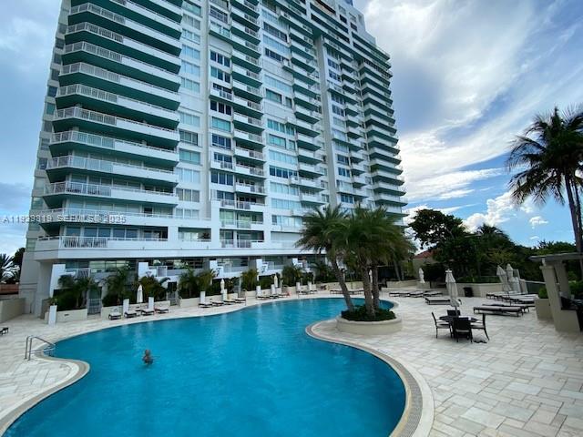 400 S Pointe Dr #2105, Miami Beach FL 33139