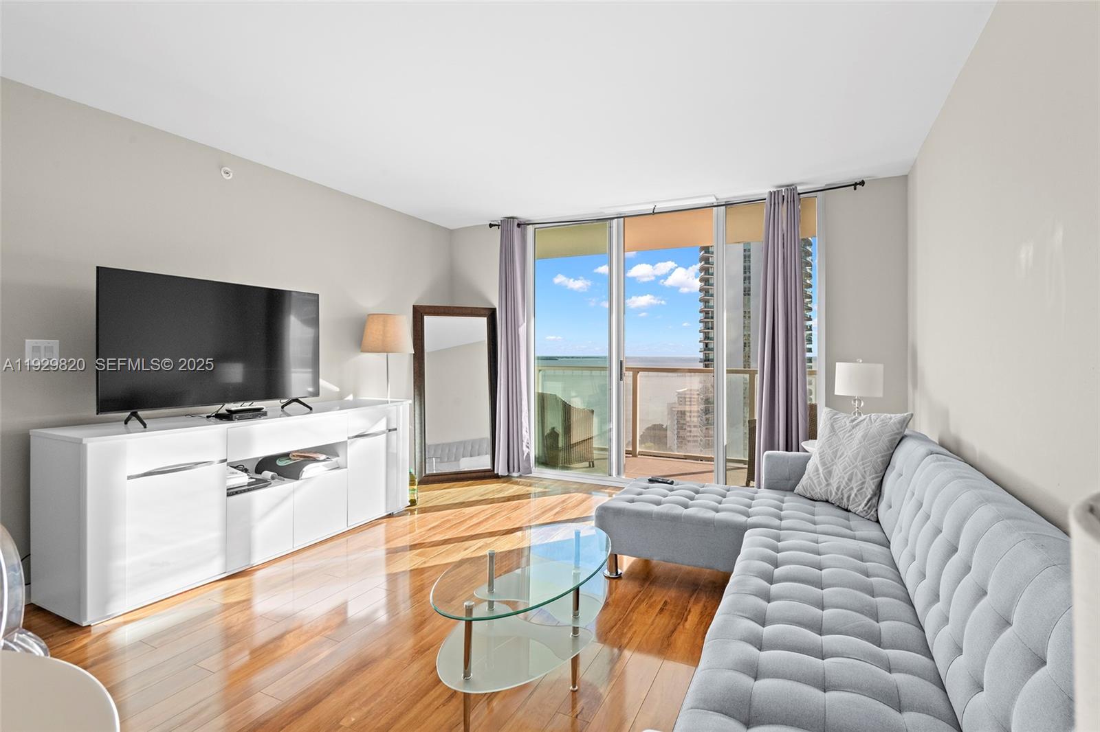 1155 Brickell Bay Dr #2605, Miami FL 33131