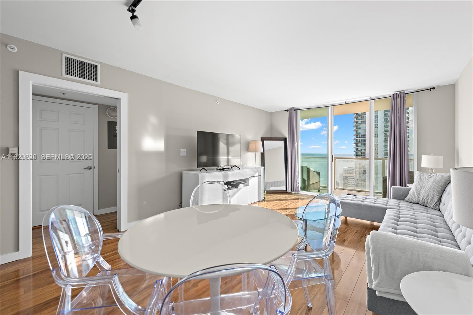 1155 Brickell Bay Dr #2605, Miami FL 33131