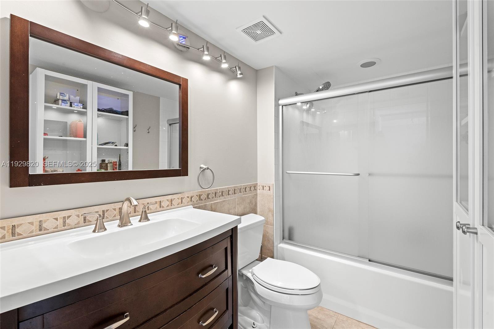 1155 Brickell Bay Dr #2605, Miami FL 33131