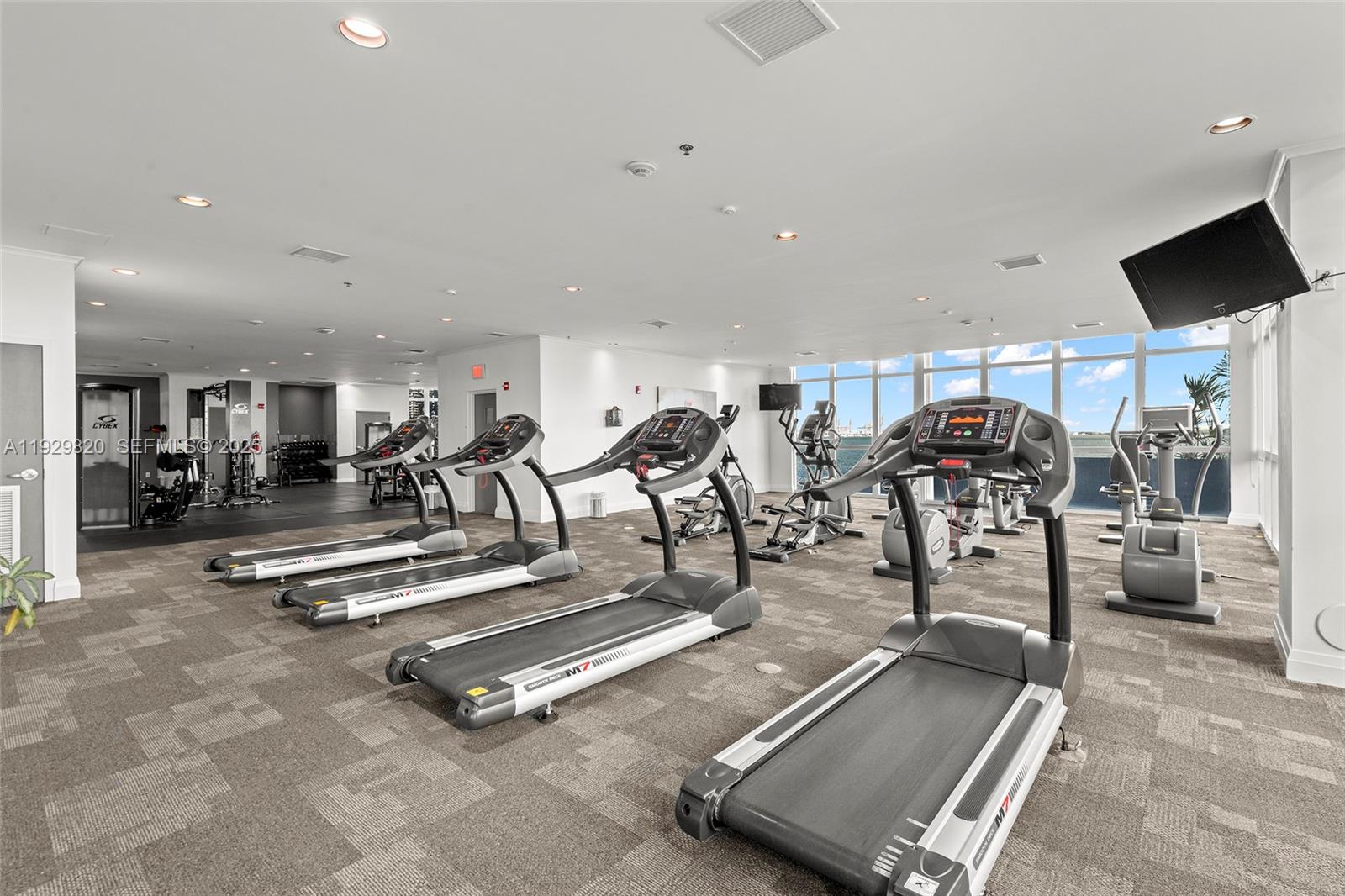1155 Brickell Bay Dr #2605, Miami FL 33131
