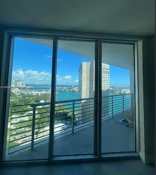 325 S Biscayne Blvd #2816, Miami FL 33131