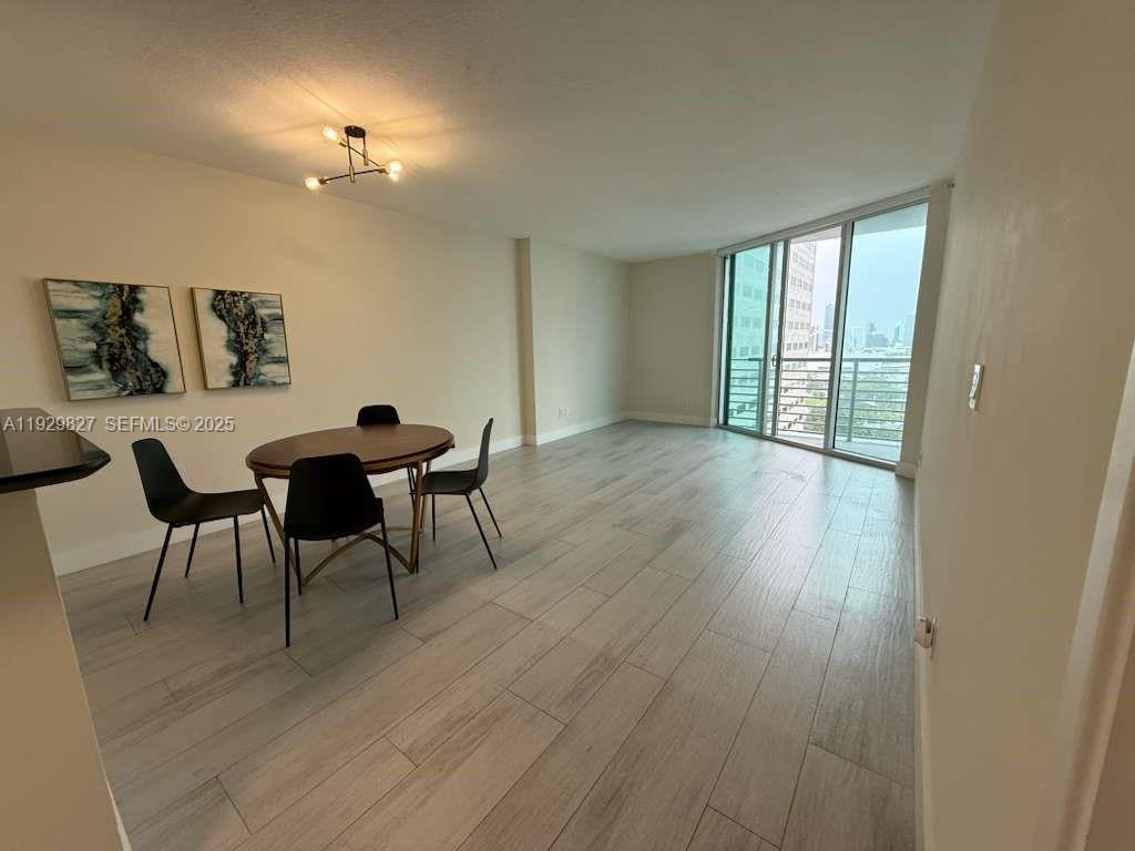 325 S Biscayne Blvd #2816, Miami FL 33131