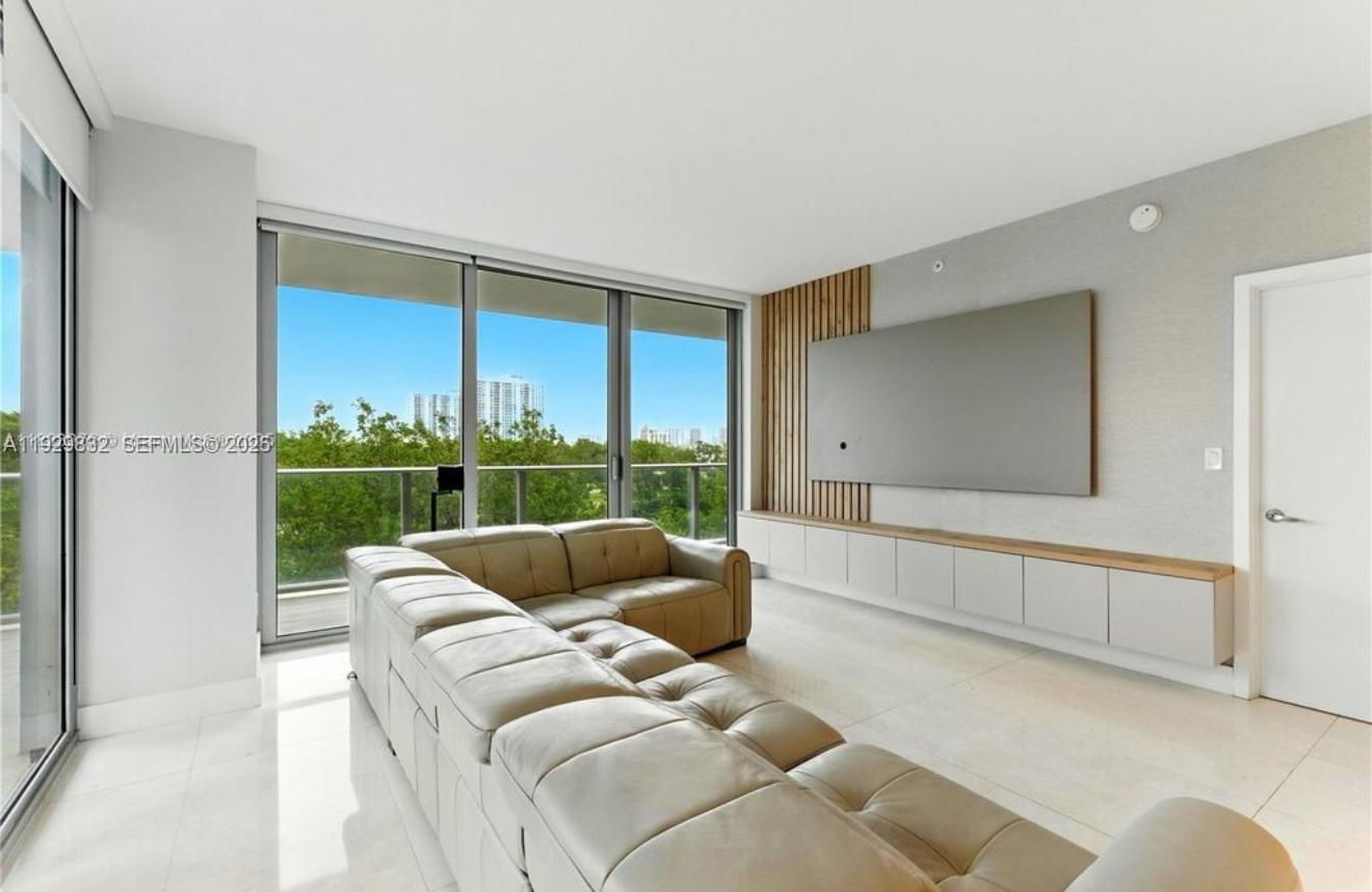 16385 Biscayne Blvd #301, North Miami Beach FL 33160