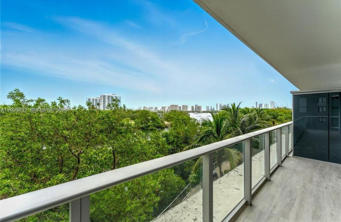 16385 Biscayne Blvd #301, North Miami Beach FL 33160