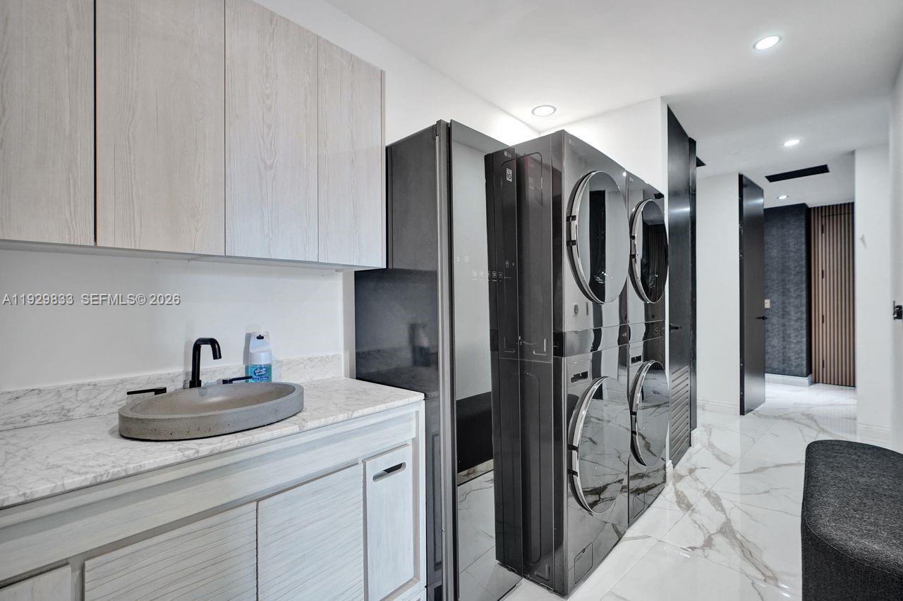 3300 NE 188th St #210, Aventura FL 33180