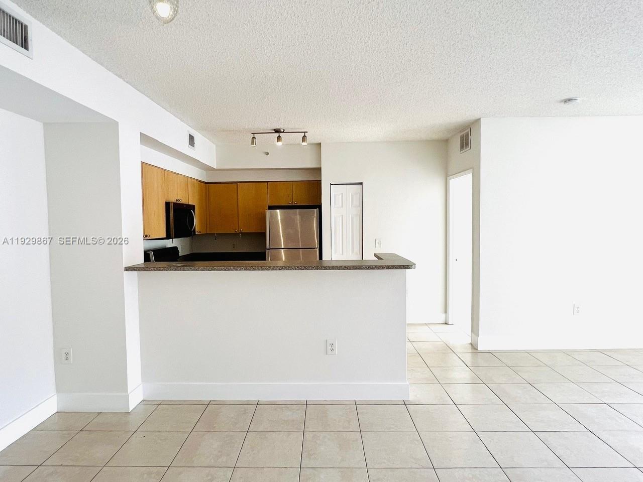 8000 N Nob Hill Rd #204, Tamarac FL 33321