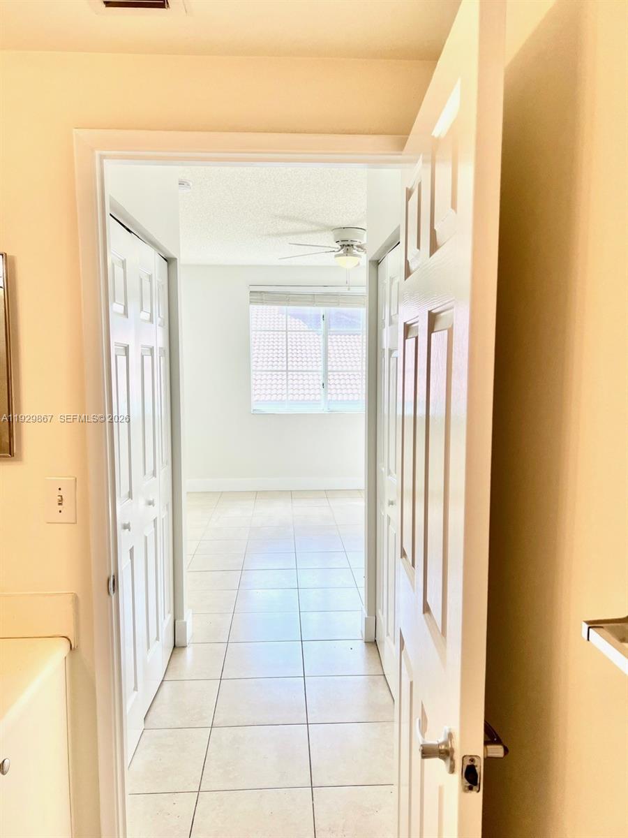 8000 N Nob Hill Rd #204, Tamarac FL 33321
