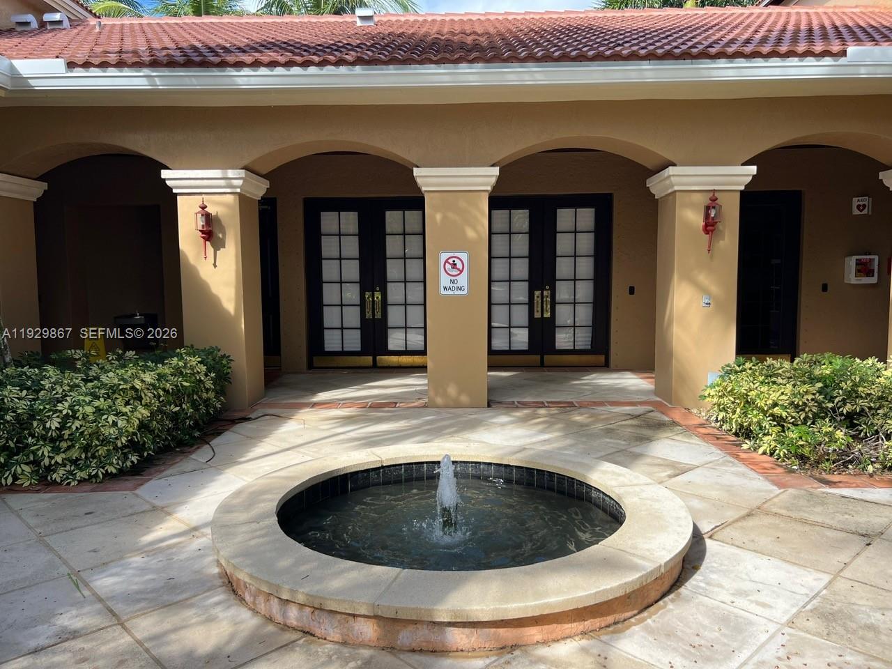 8000 N Nob Hill Rd #204, Tamarac FL 33321