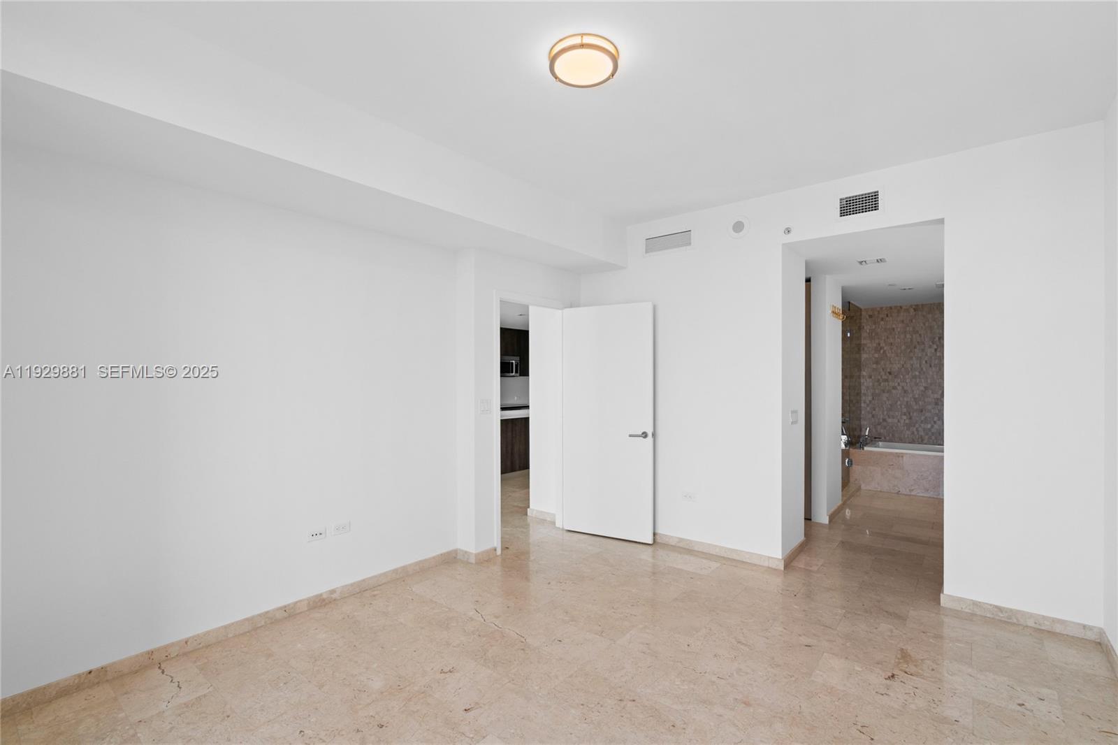 88 SW 7th St #3608, Miami FL 33130