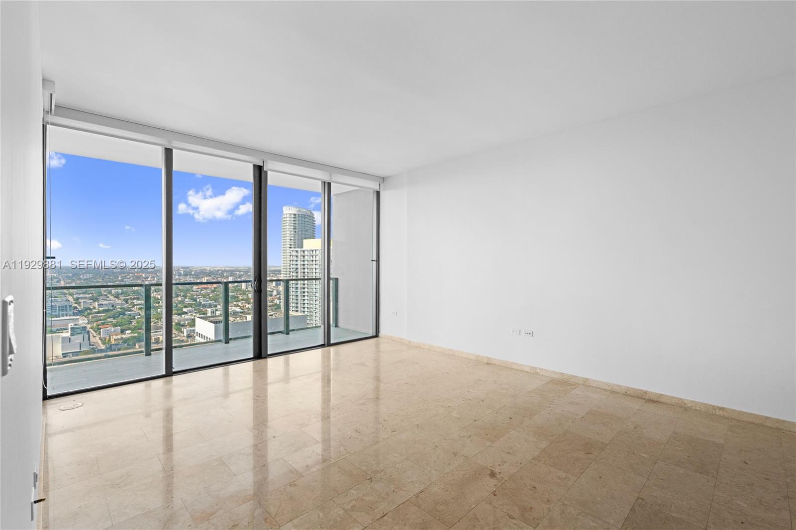 88 SW 7th St #3608, Miami FL 33130
