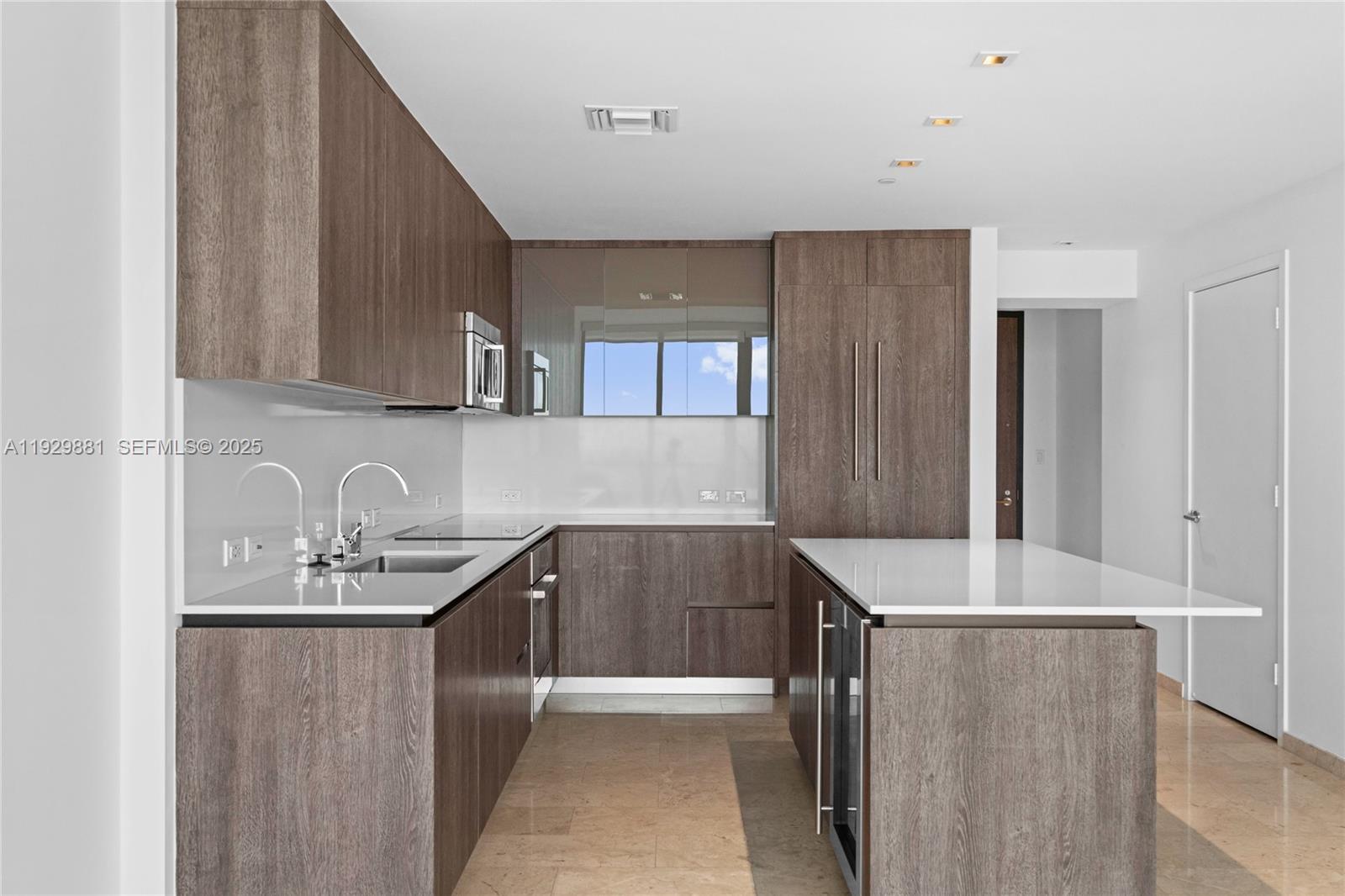 88 SW 7th St #3608, Miami FL 33130