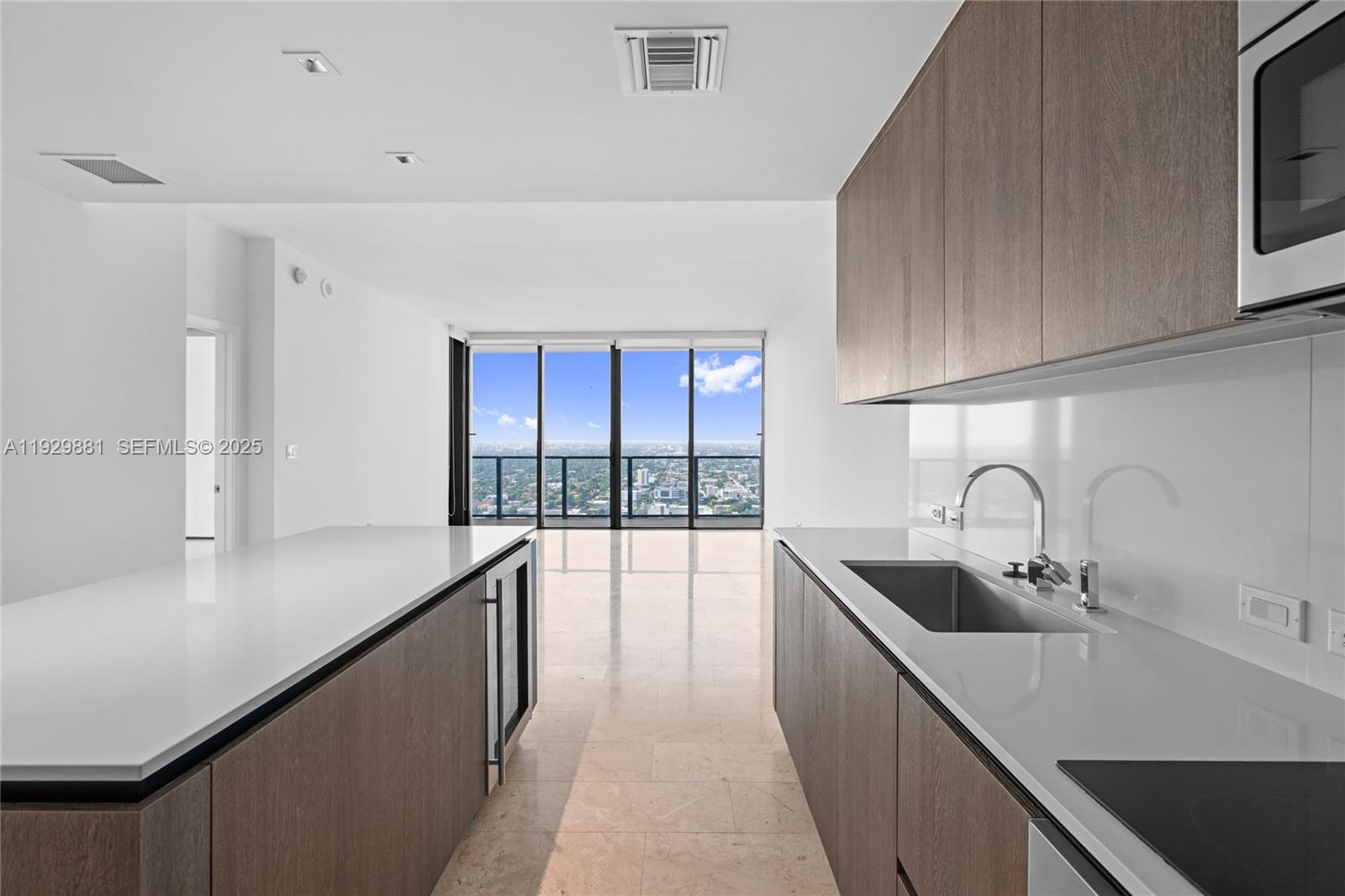 88 SW 7th St #3608, Miami FL 33130