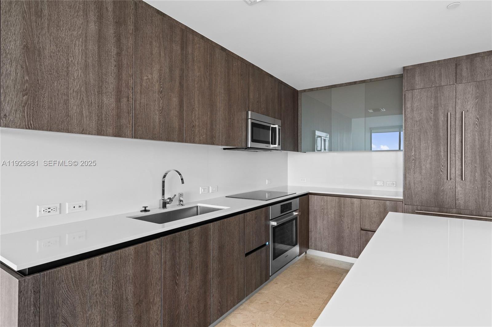 88 SW 7th St #3608, Miami FL 33130