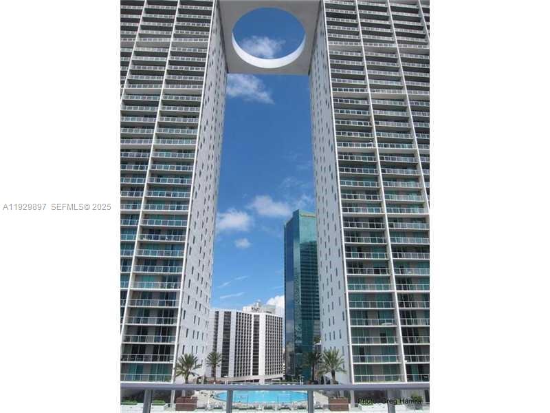 500 Brickell Ave #2303, Miami FL 33131
