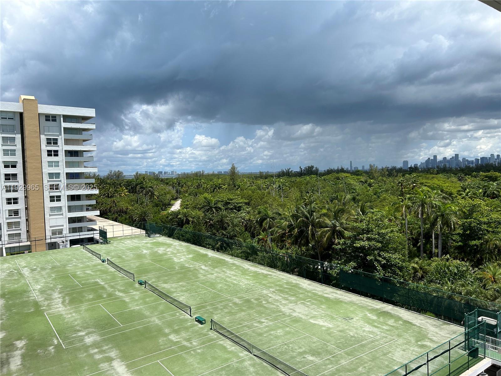 177 Ocean Lane Dr #715, Key Biscayne FL 33149
