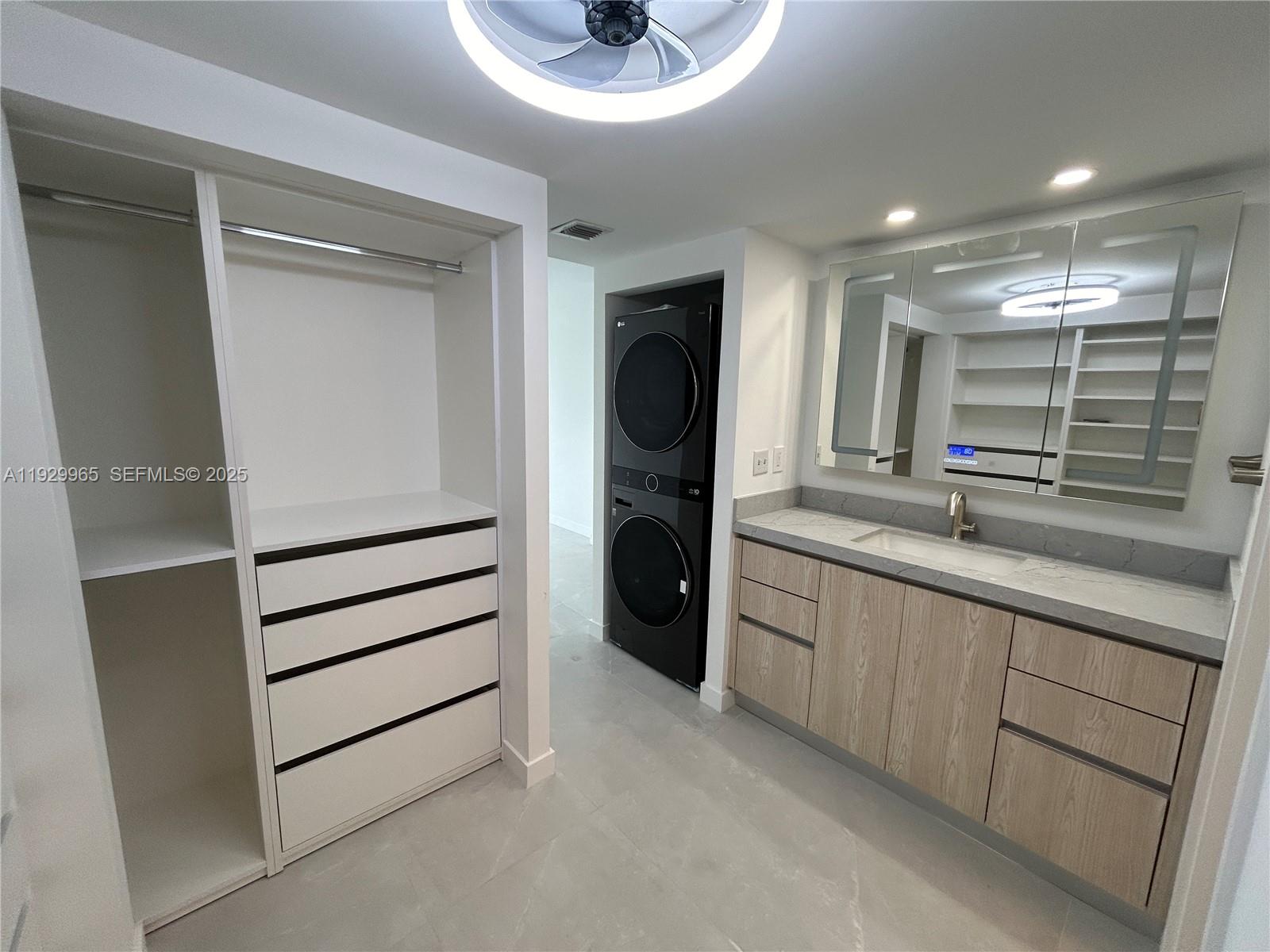 177 Ocean Lane Dr #715, Key Biscayne FL 33149