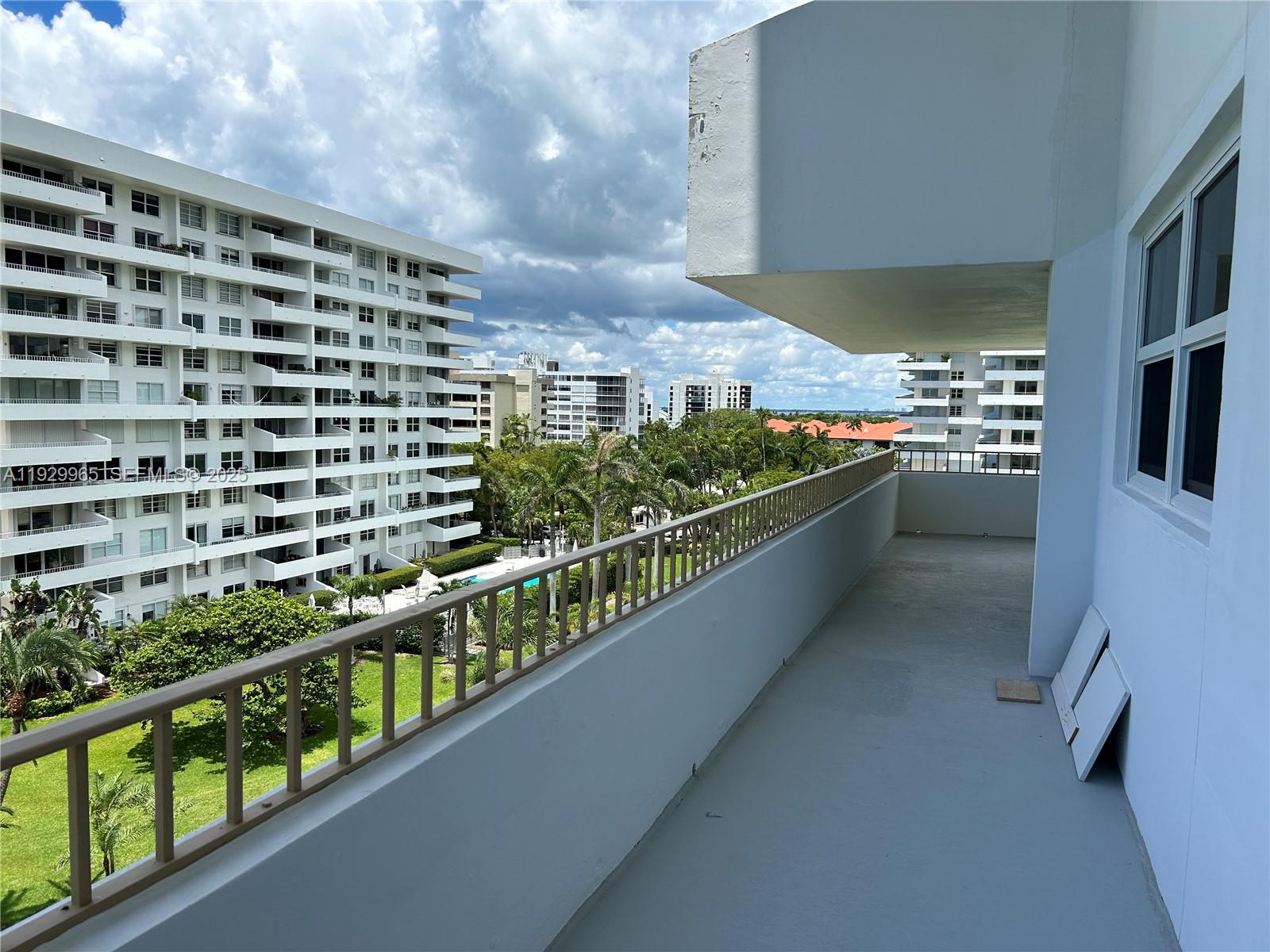177 Ocean Lane Dr #715, Key Biscayne FL 33149