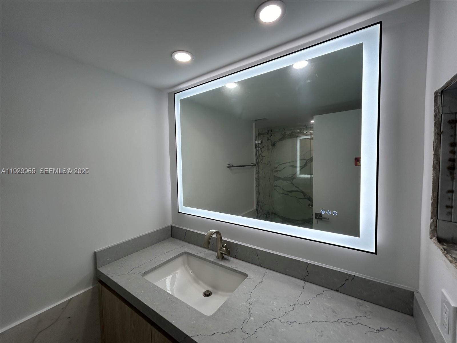 177 Ocean Lane Dr #715, Key Biscayne FL 33149