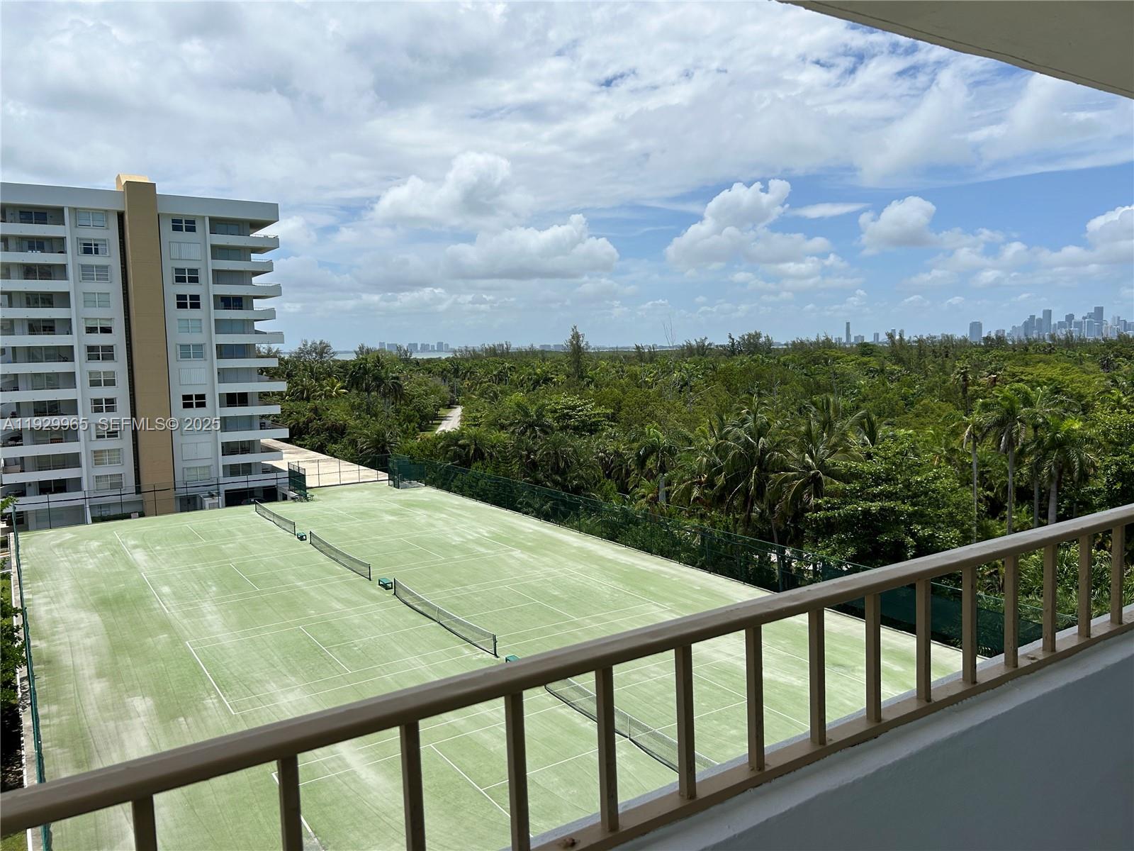 177 Ocean Lane Dr #715, Key Biscayne FL 33149