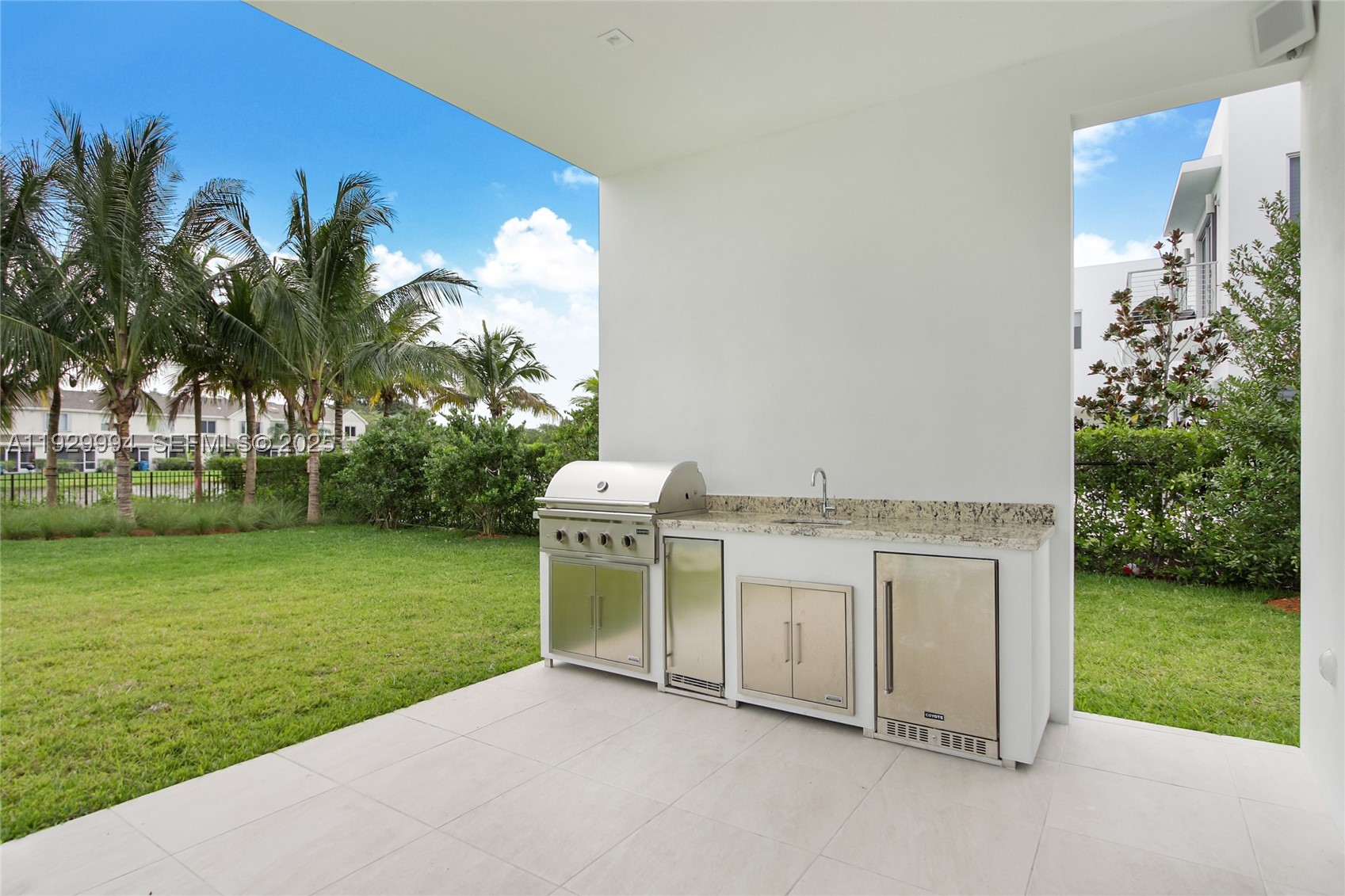 16492 S Botaniko Dr S, Weston FL 33326