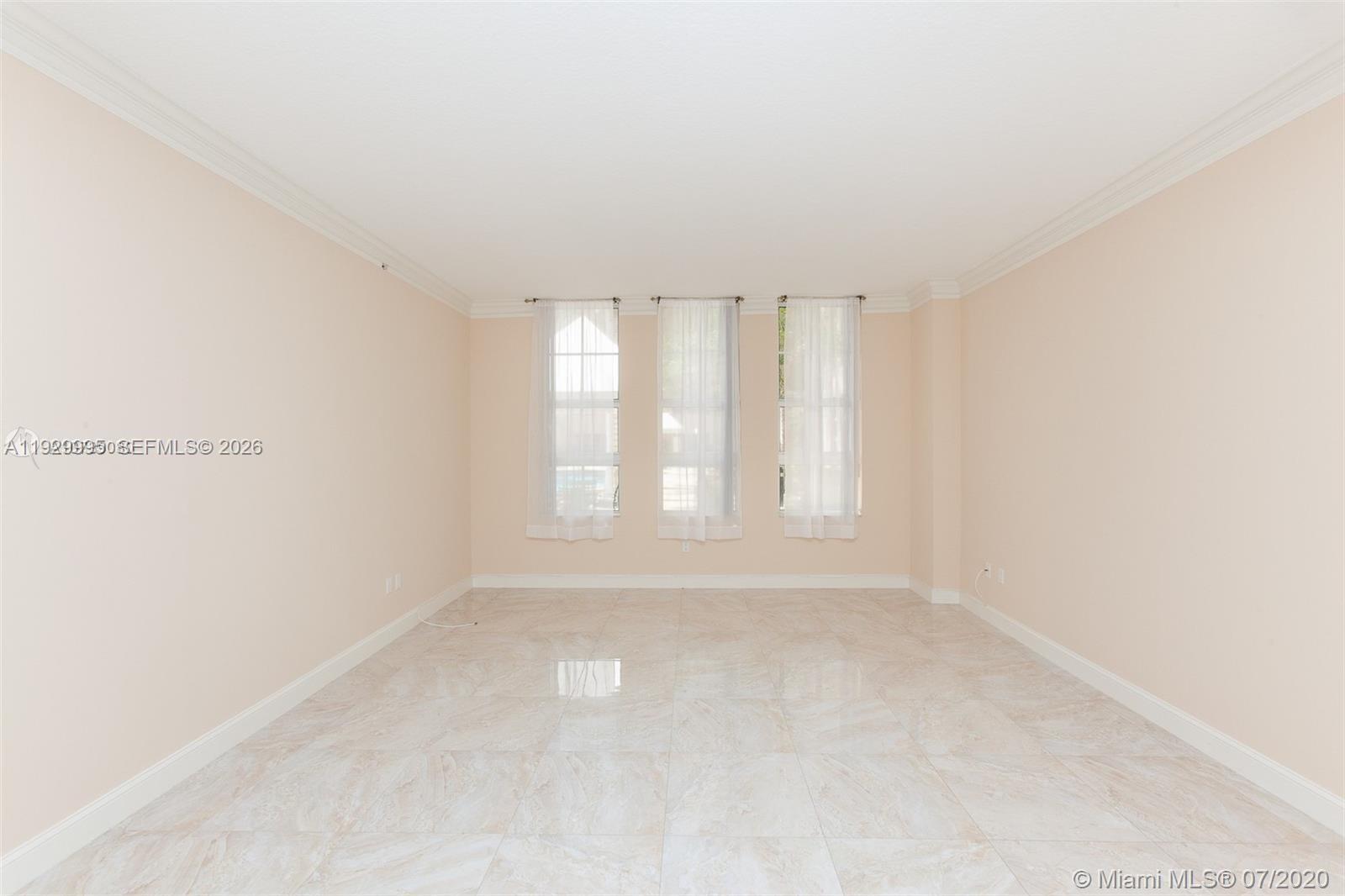 3001 NE 185th St #118, Aventura FL 33180