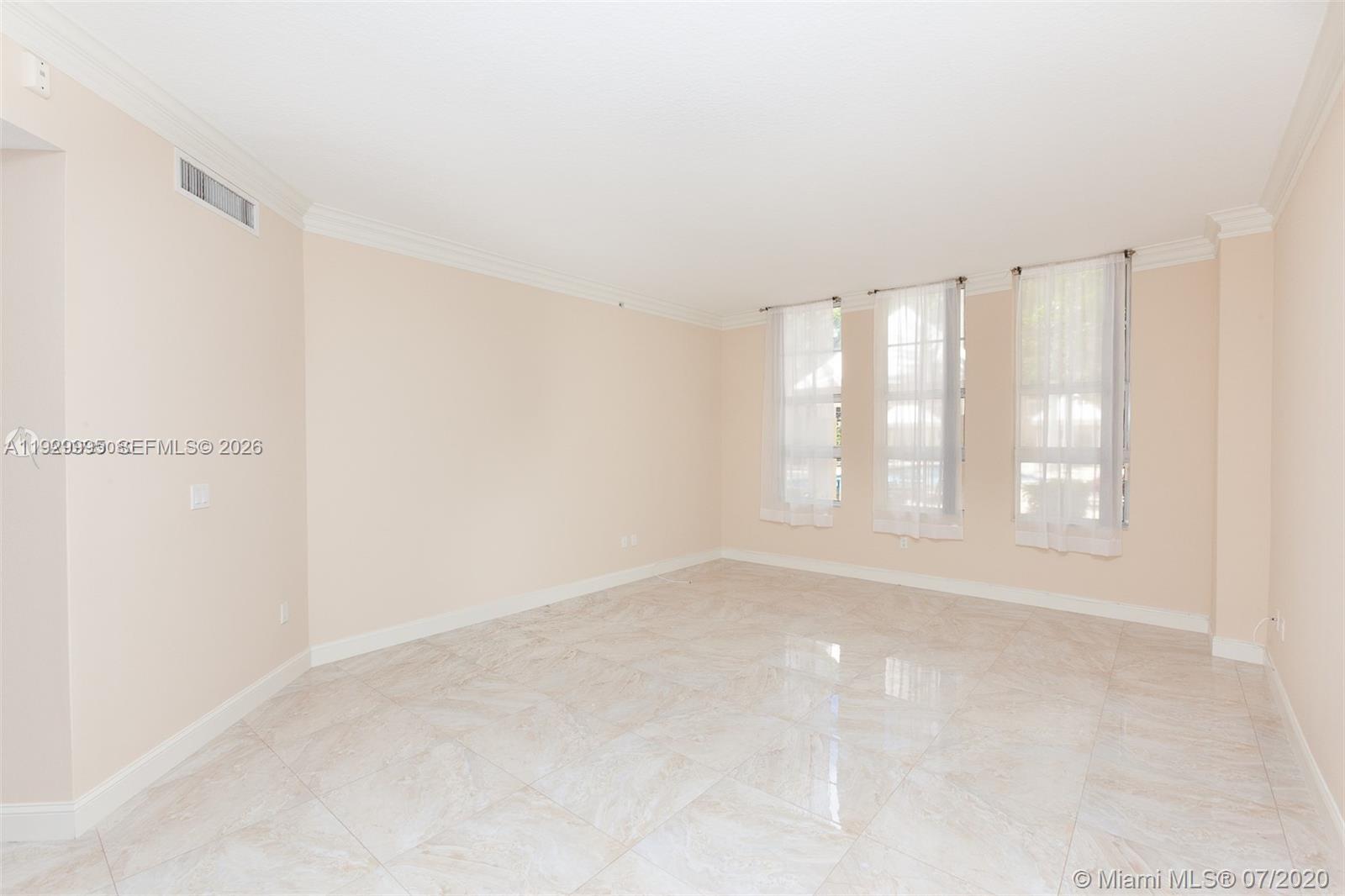 3001 NE 185th St #118, Aventura FL 33180