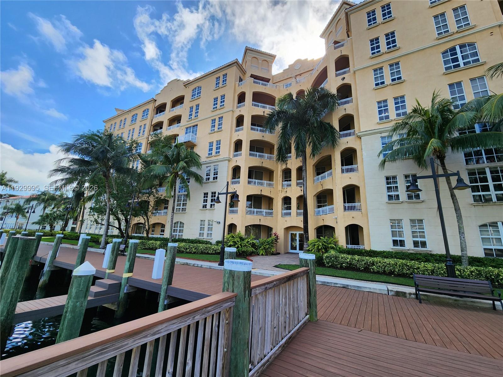 3001 NE 185th St #118, Aventura FL 33180