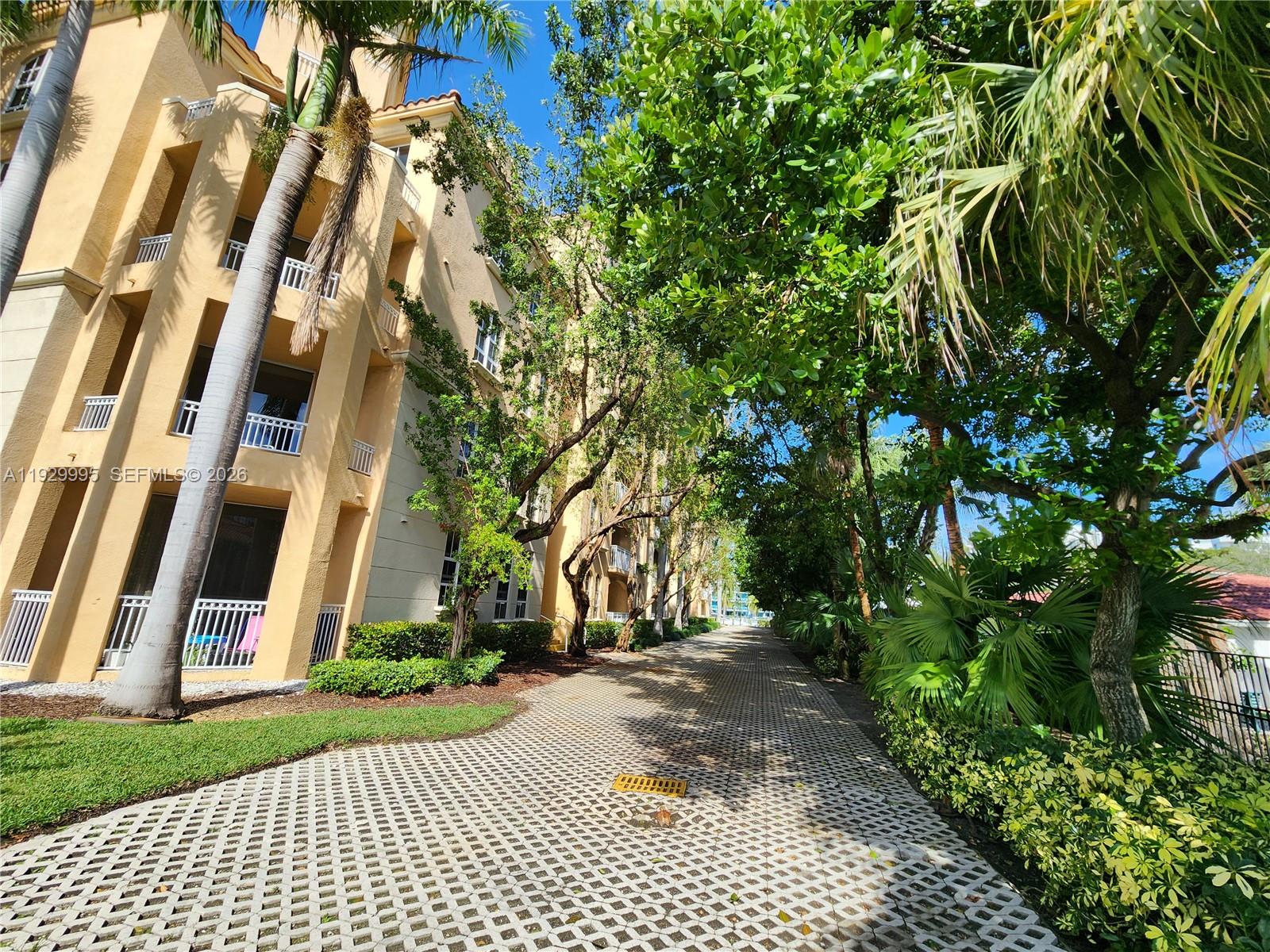 3001 NE 185th St #118, Aventura FL 33180