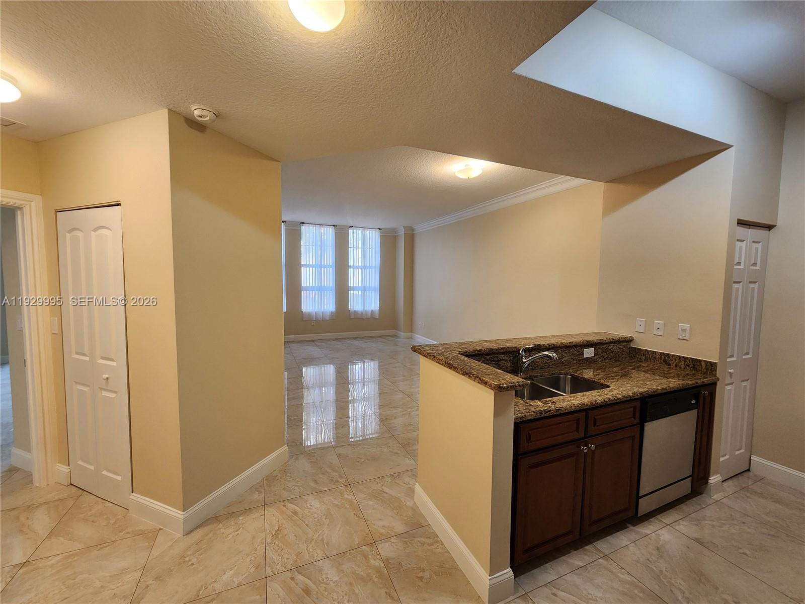 3001 NE 185th St #118, Aventura FL 33180