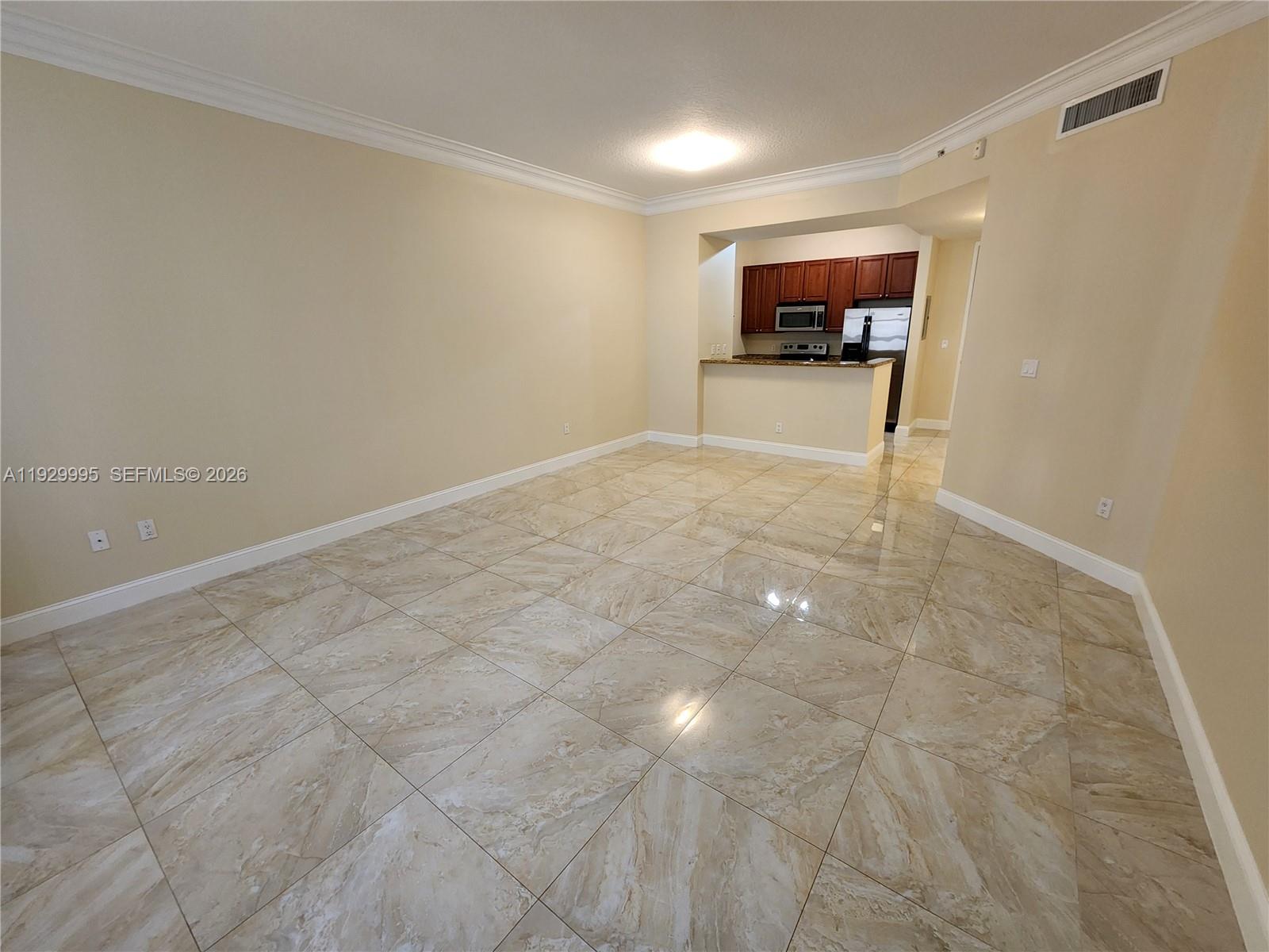 3001 NE 185th St #118, Aventura FL 33180