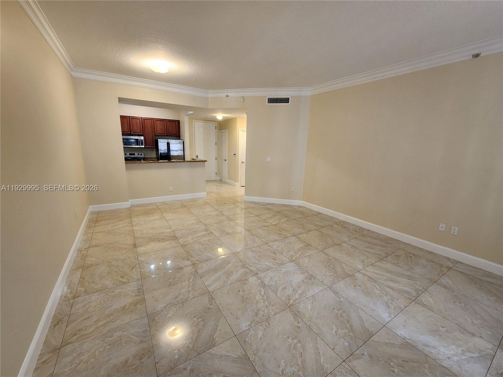 3001 NE 185th St #118, Aventura FL 33180