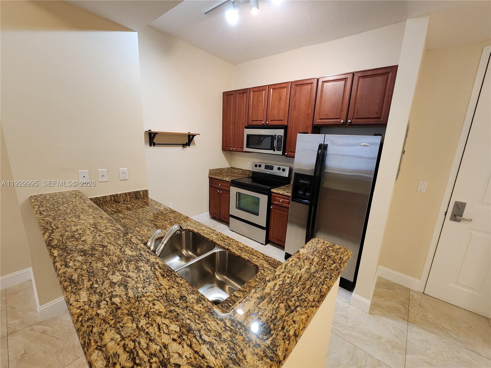 3001 NE 185th St #118, Aventura FL 33180
