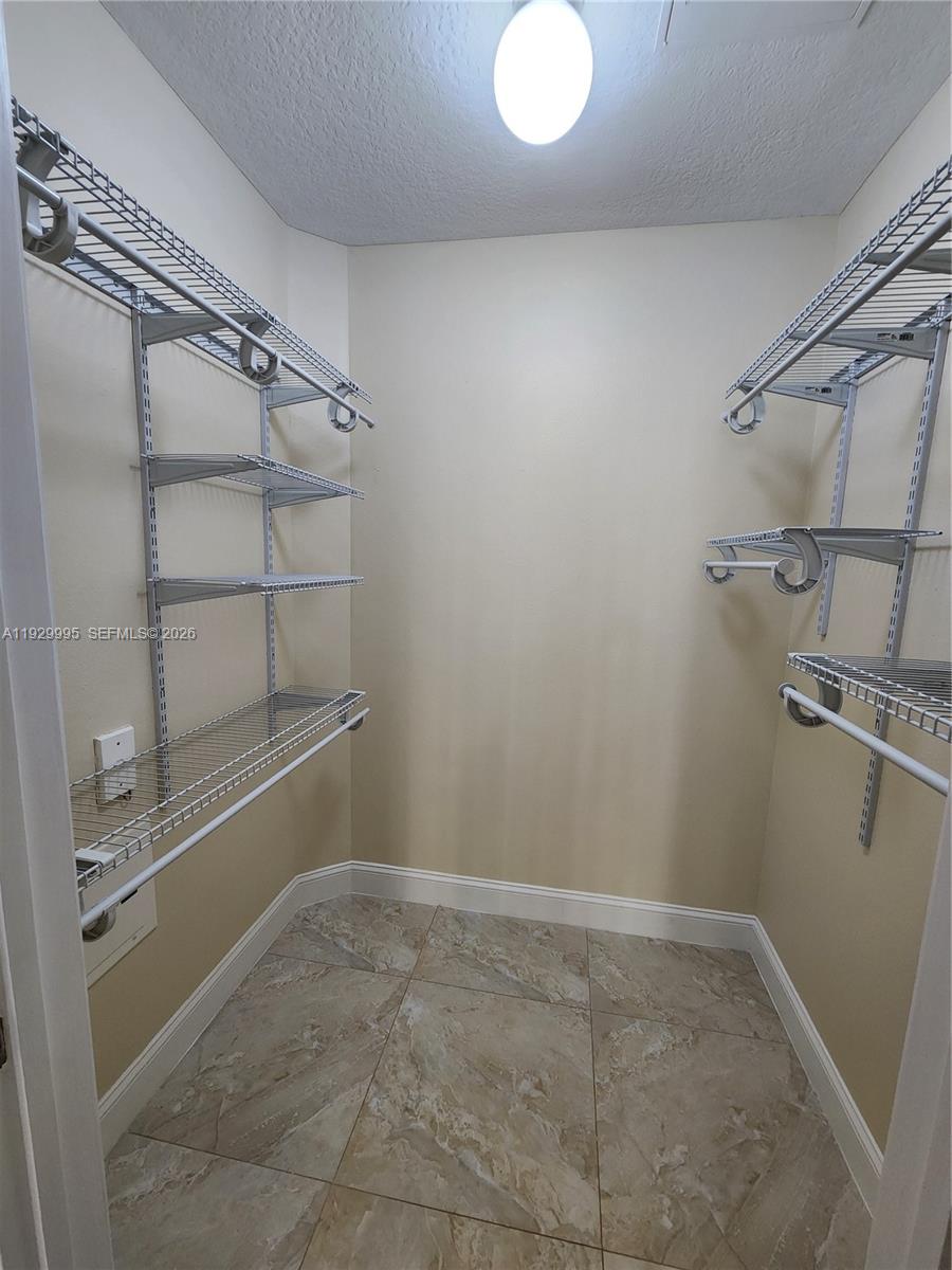 3001 NE 185th St #118, Aventura FL 33180