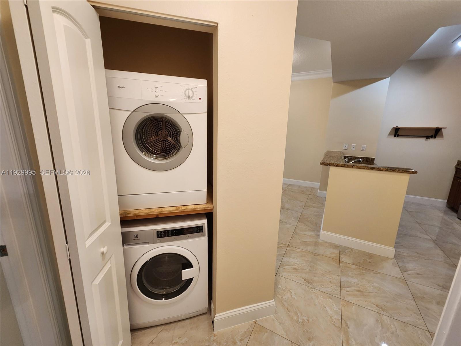 3001 NE 185th St #118, Aventura FL 33180