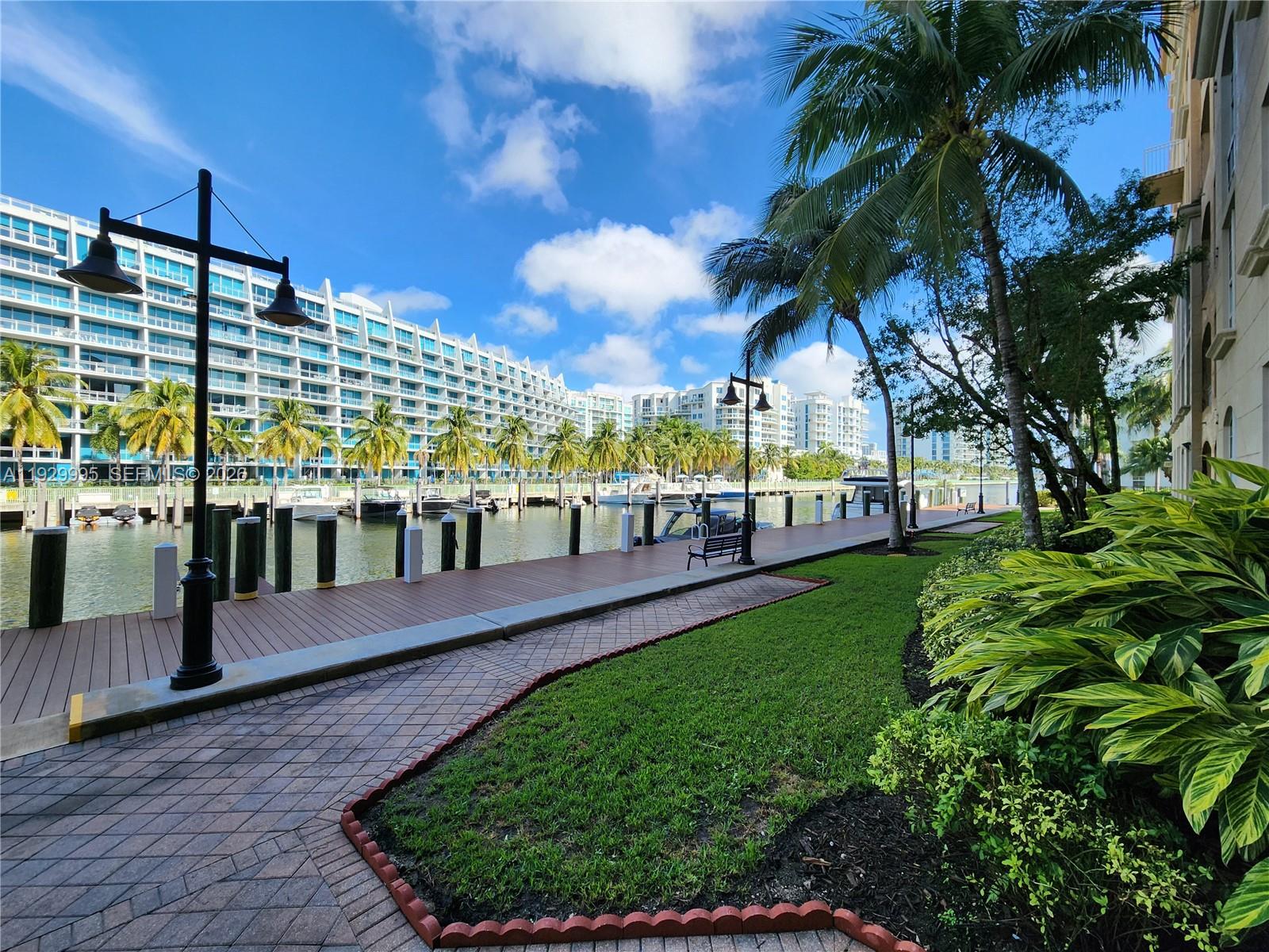 3001 NE 185th St #118, Aventura FL 33180