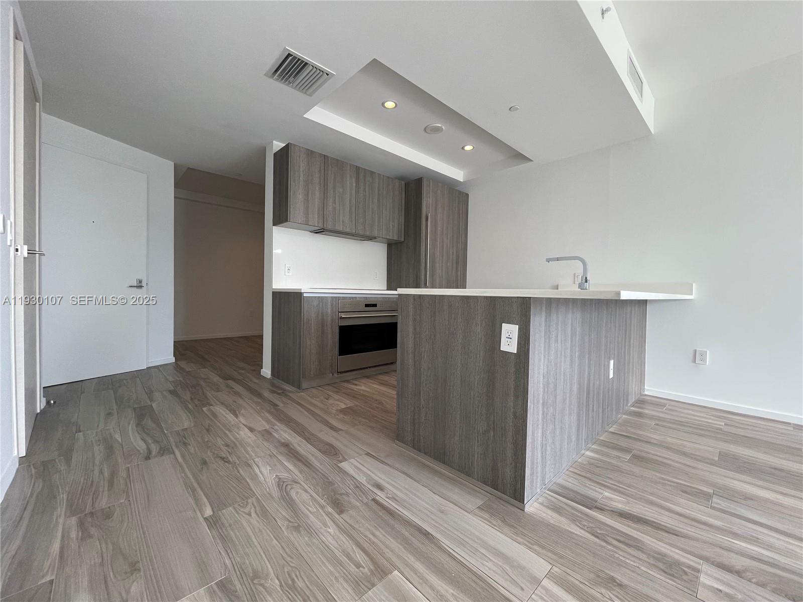 801 S Miami Ave #3303, Miami FL 33130